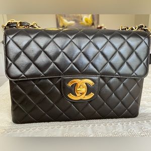 Pristine Chanel 1997 Vintage Black Jumbo Classic Flap Bag 24k GHW - Black